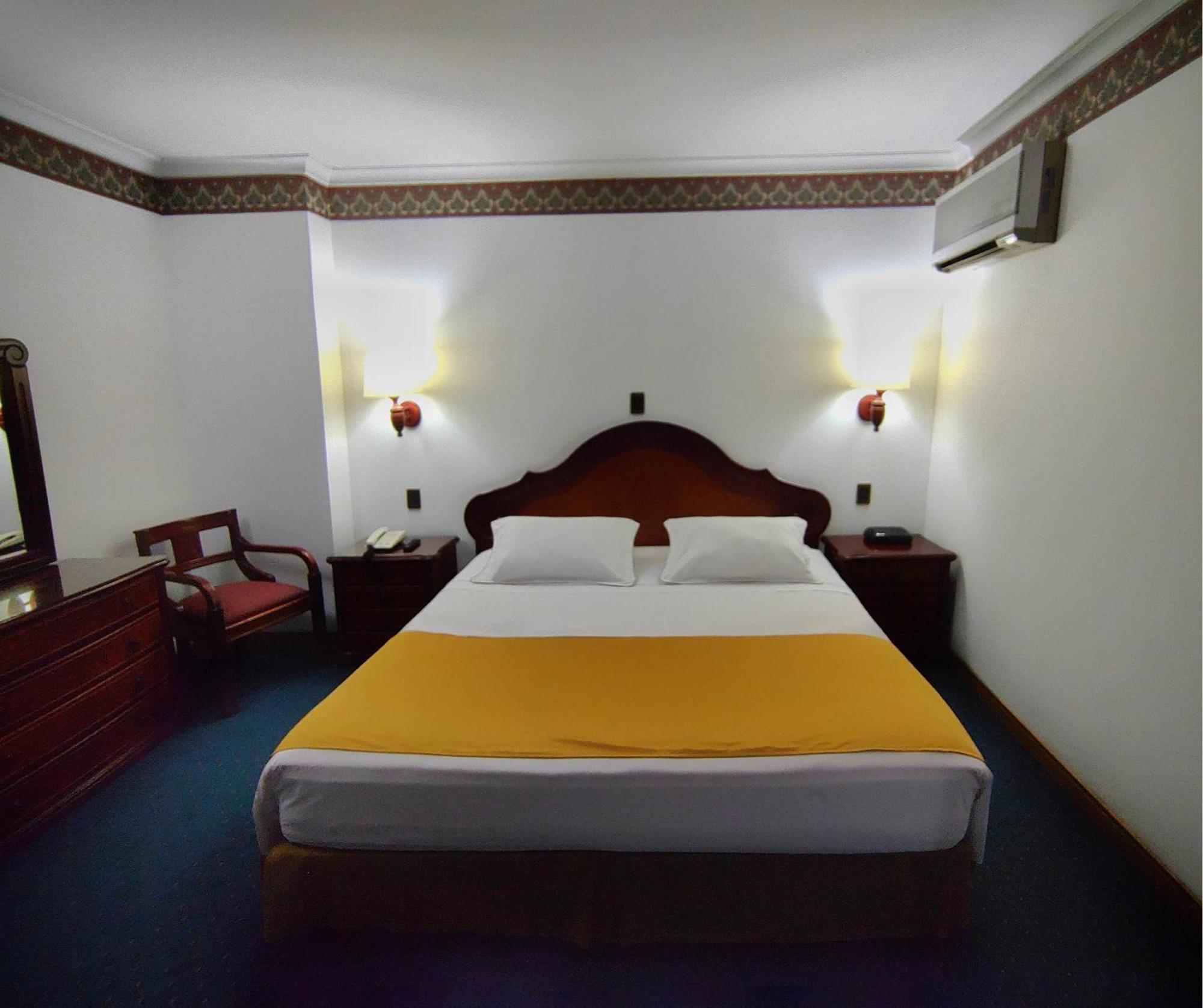 Gran Hotel Medellín Buitenkant foto