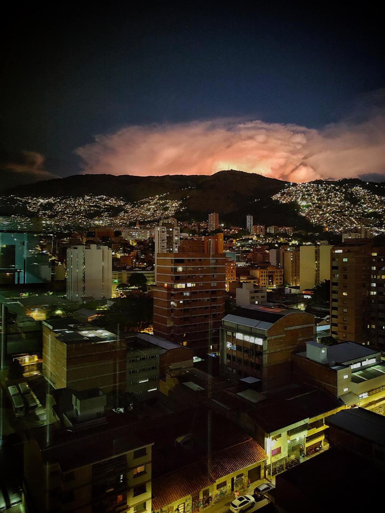 Gran Hotel Medellín Buitenkant foto
